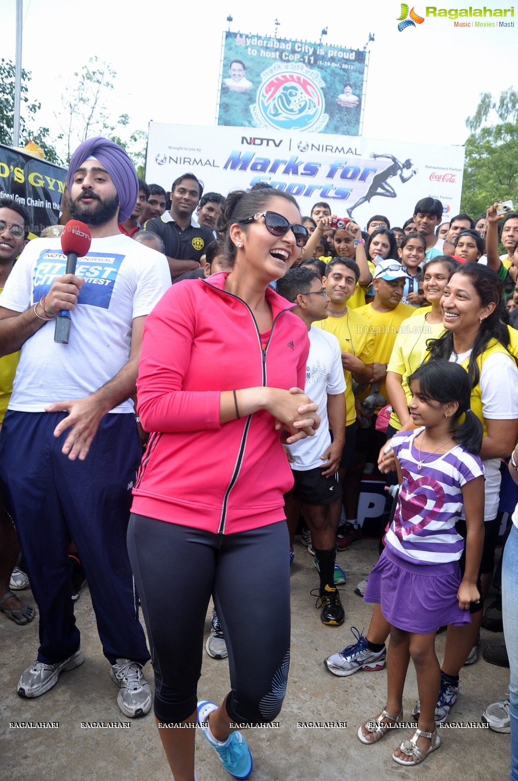 Sania Mirza participates at NDTV-Nirmal Walk for Fitness