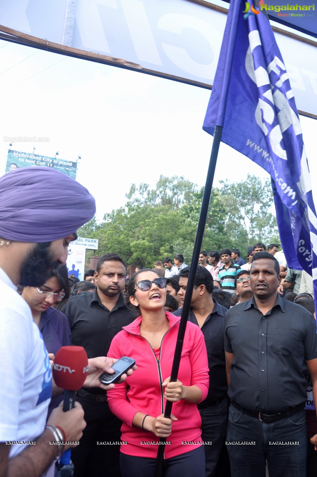 Sania Mirza participates at NDTV-Nirmal Walk for Fitness