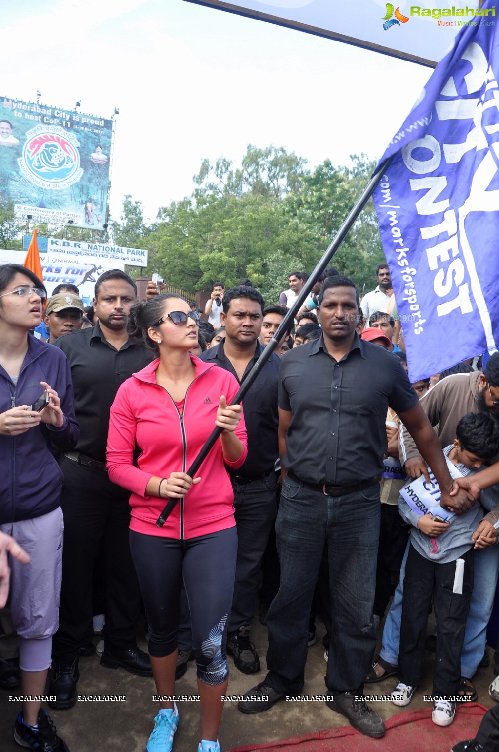 Sania Mirza participates at NDTV-Nirmal Walk for Fitness