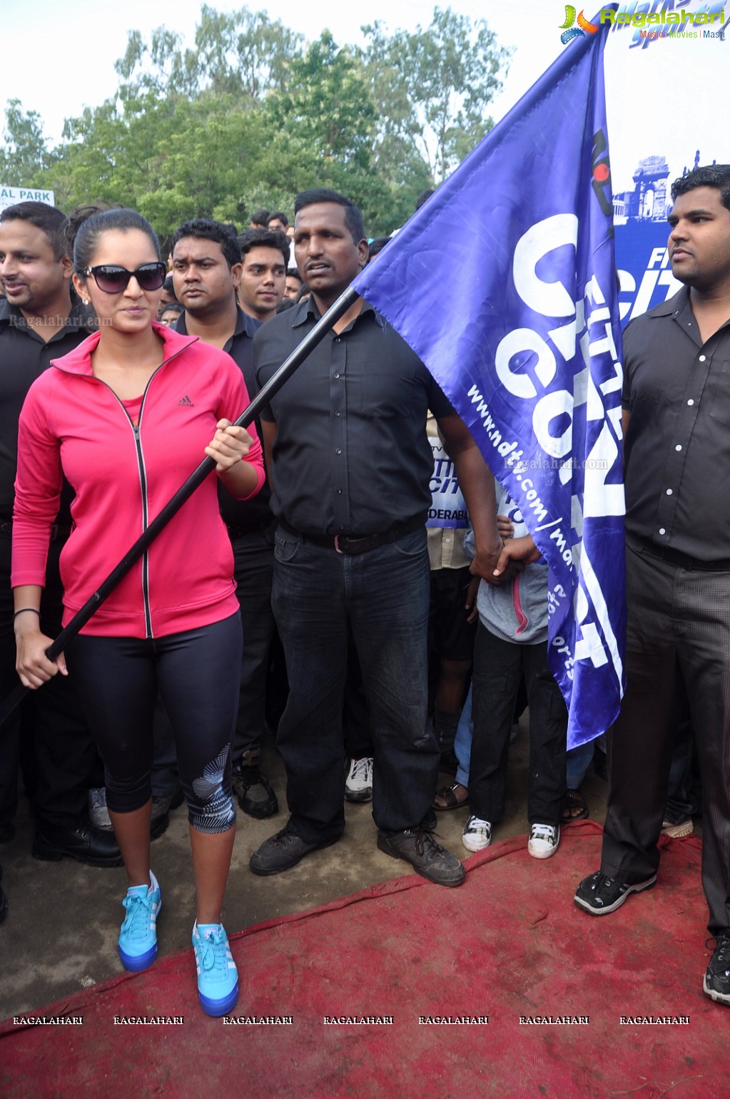 Sania Mirza participates at NDTV-Nirmal Walk for Fitness