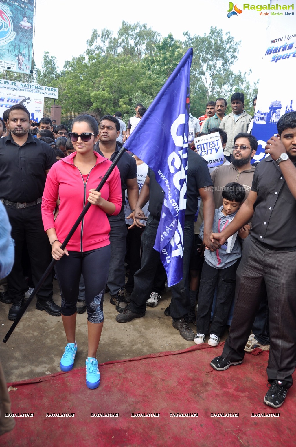 Sania Mirza participates at NDTV-Nirmal Walk for Fitness