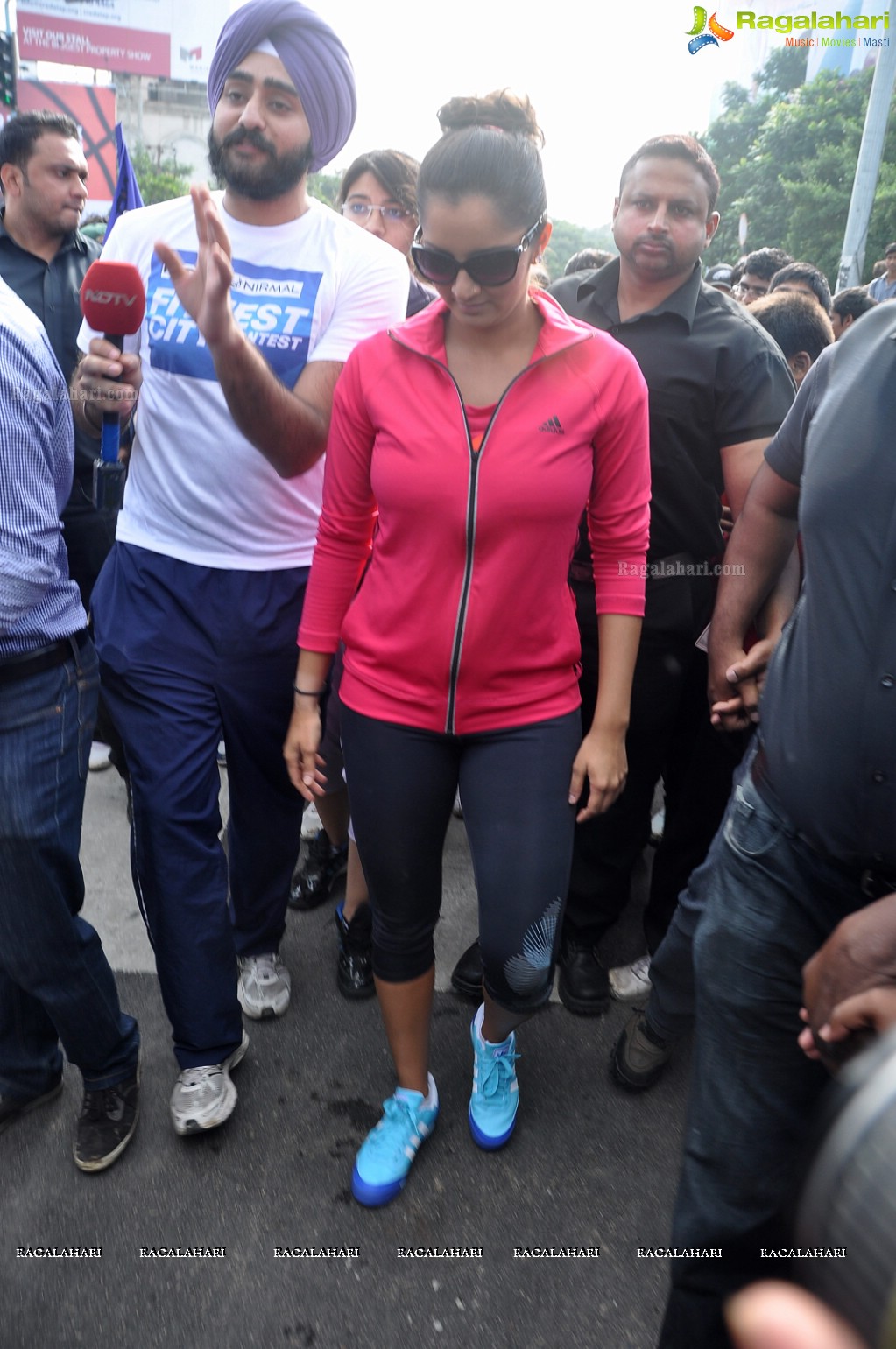 Sania Mirza participates at NDTV-Nirmal Walk for Fitness