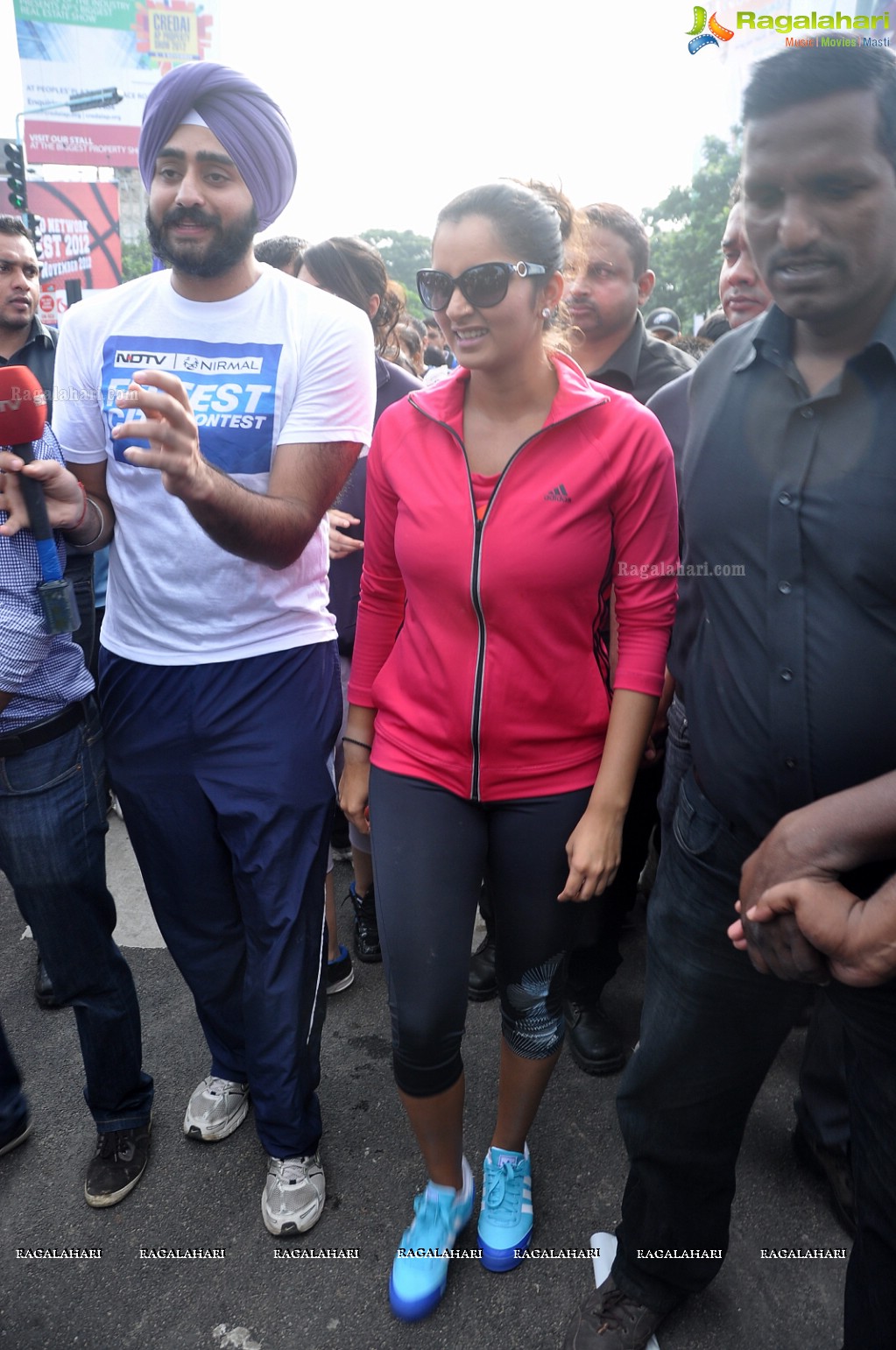 Sania Mirza participates at NDTV-Nirmal Walk for Fitness