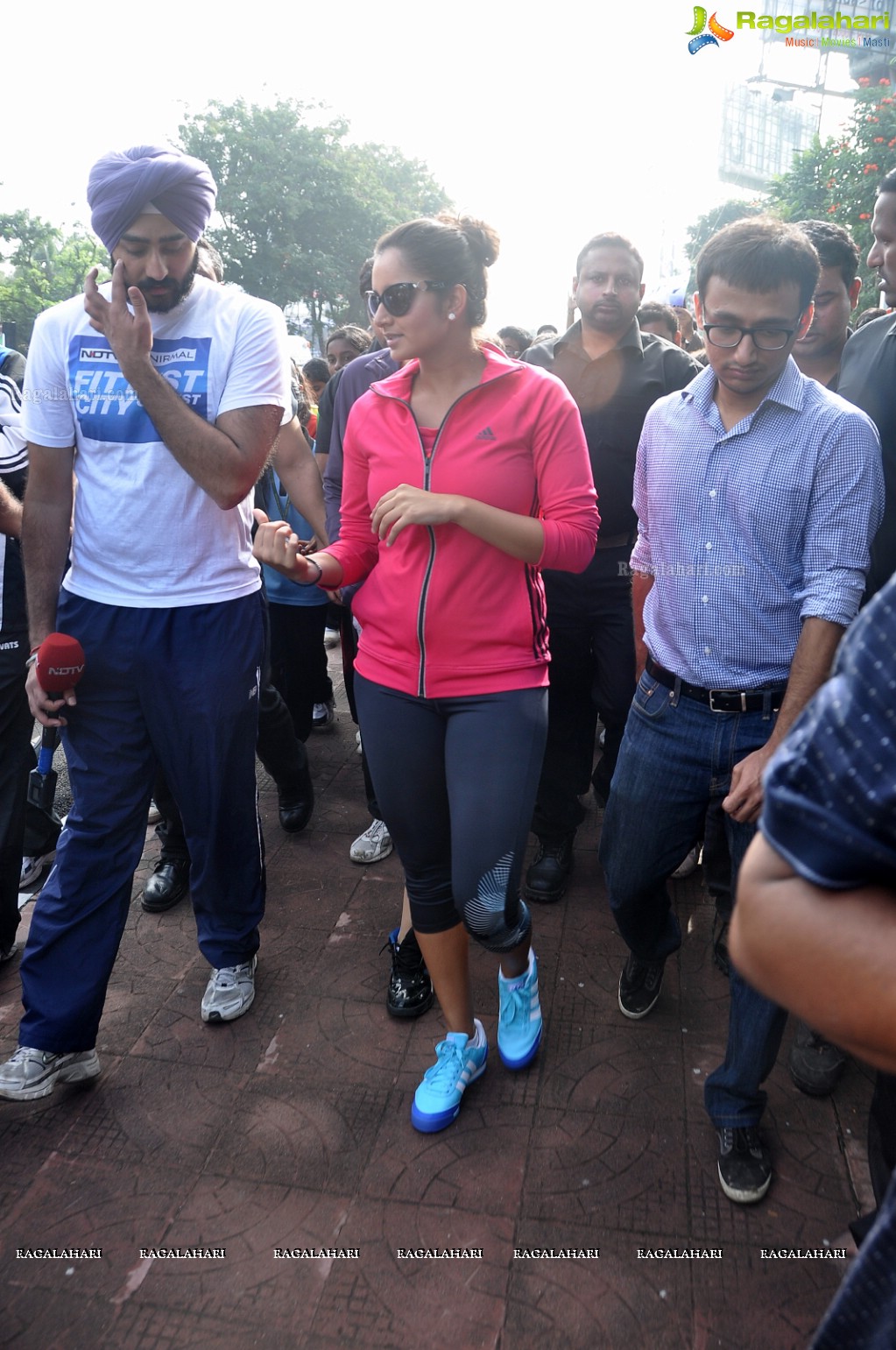 Sania Mirza participates at NDTV-Nirmal Walk for Fitness