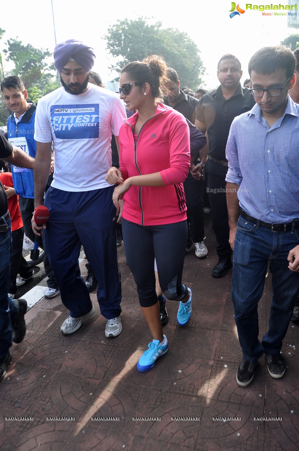 Sania Mirza participates at NDTV-Nirmal Walk for Fitness