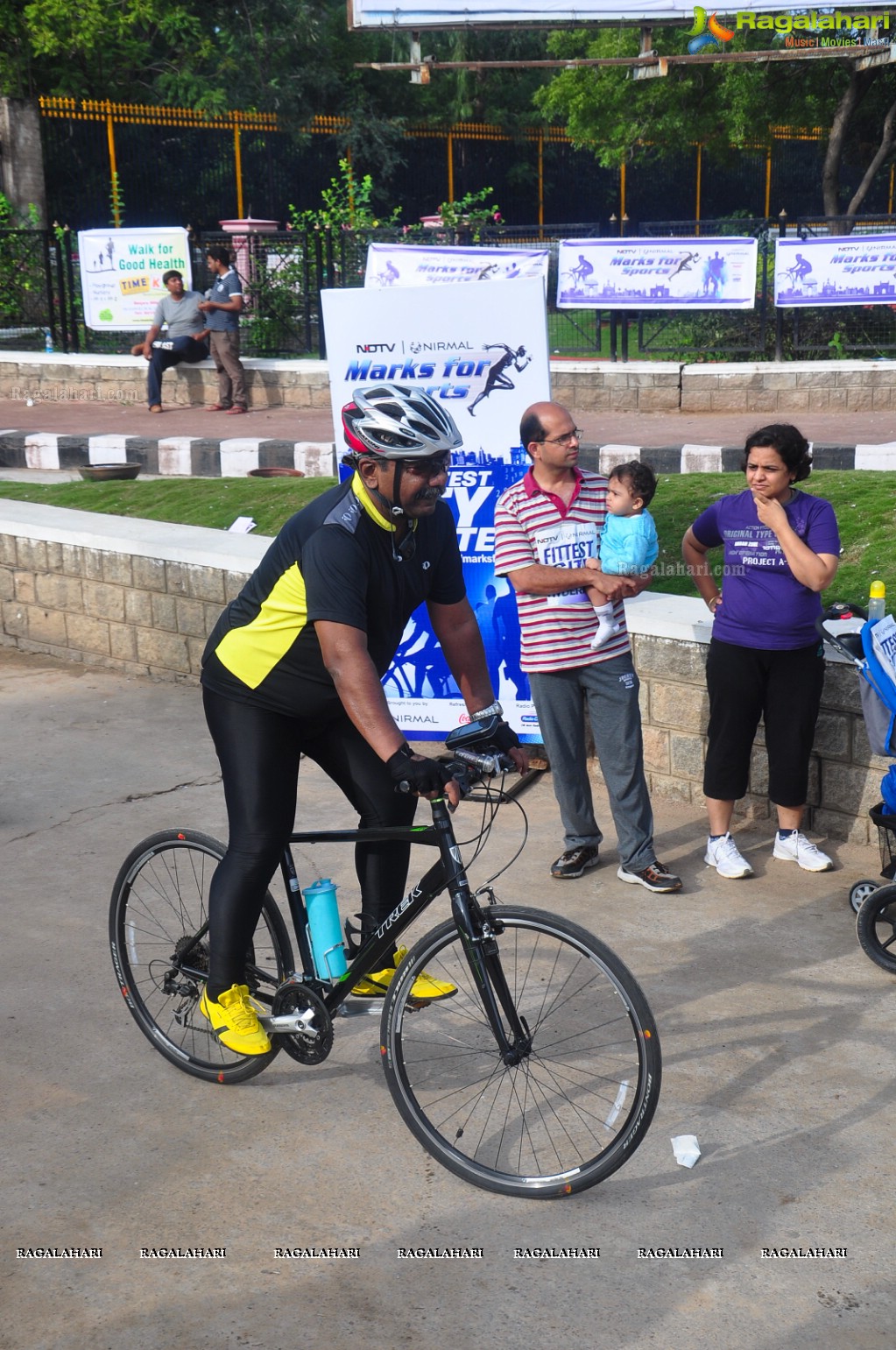 Sania Mirza participates at NDTV-Nirmal Walk for Fitness