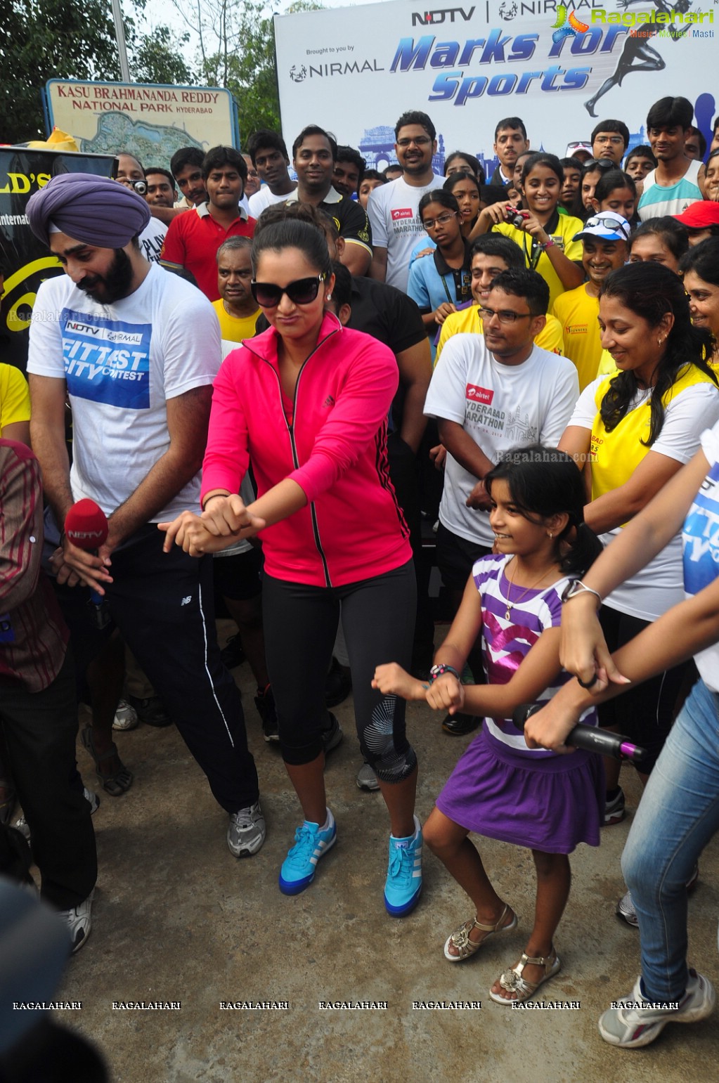 Sania Mirza participates at NDTV-Nirmal Walk for Fitness