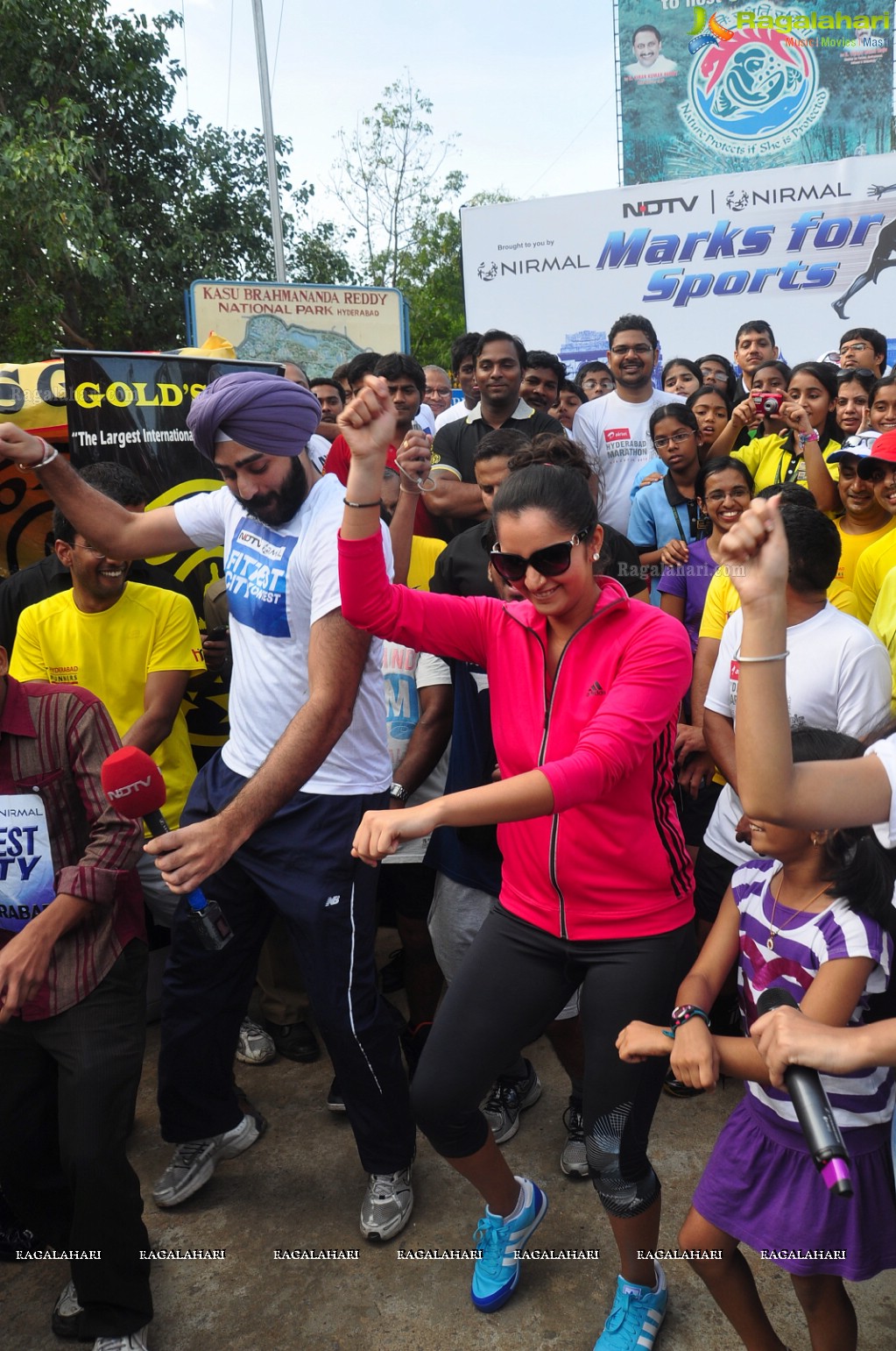 Sania Mirza participates at NDTV-Nirmal Walk for Fitness