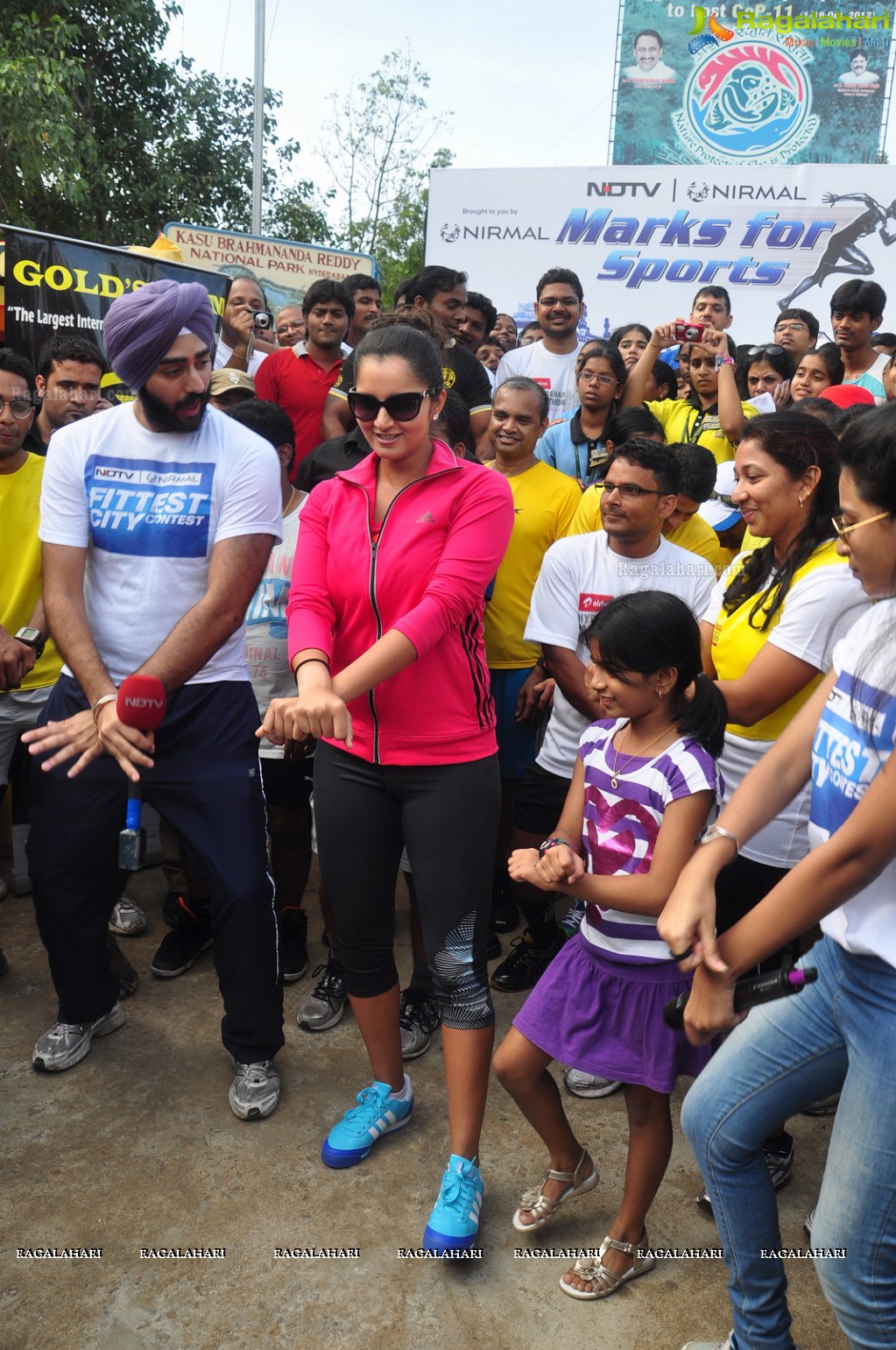 Sania Mirza participates at NDTV-Nirmal Walk for Fitness