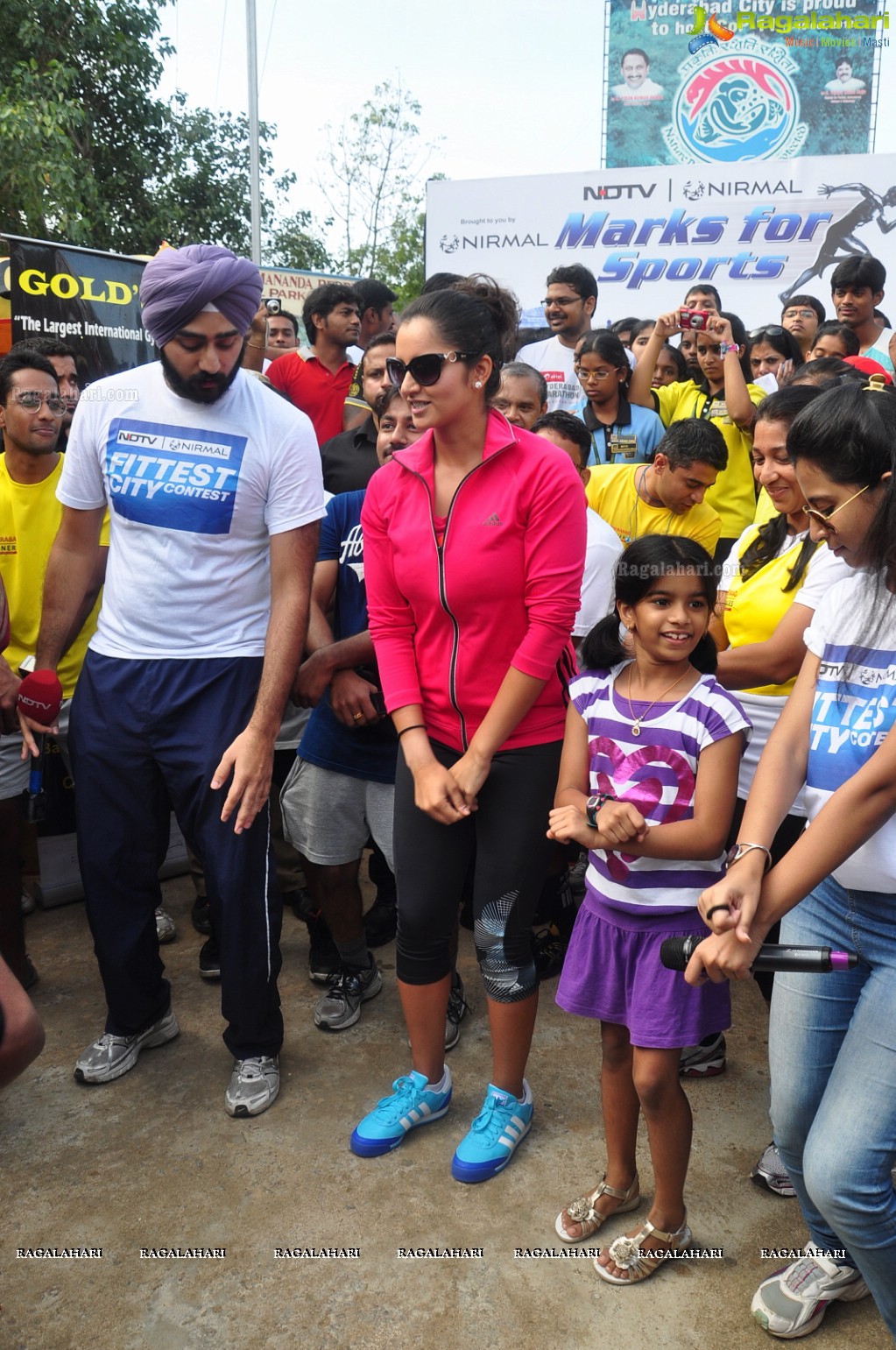 Sania Mirza participates at NDTV-Nirmal Walk for Fitness