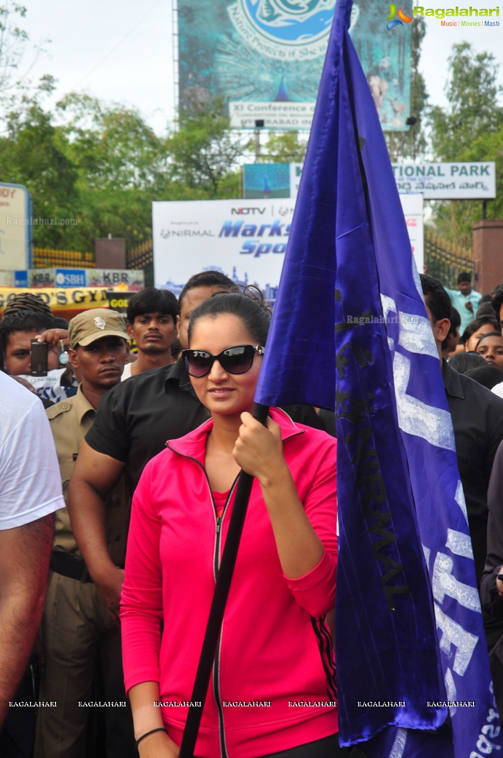 Sania Mirza participates at NDTV-Nirmal Walk for Fitness