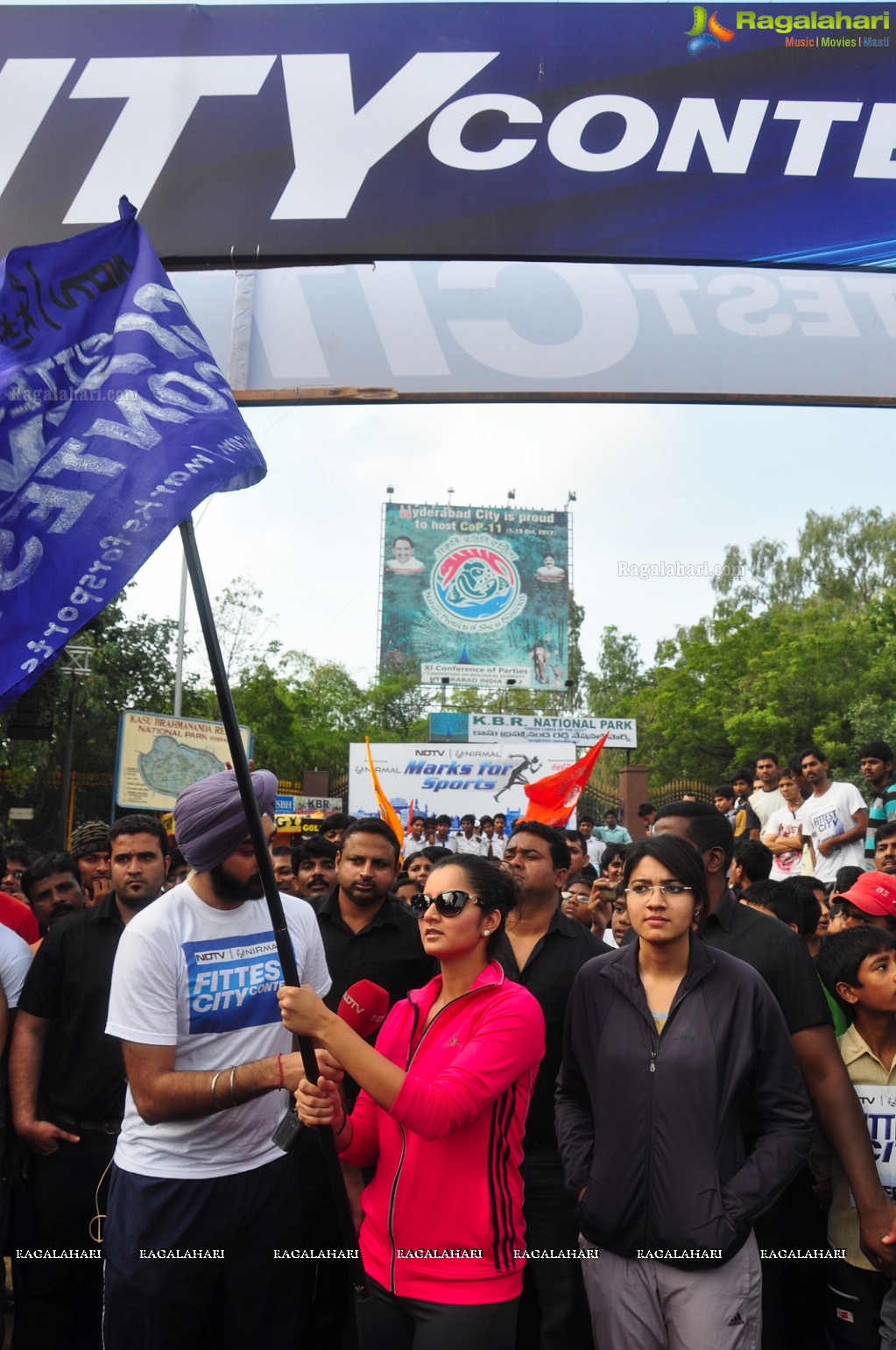 Sania Mirza participates at NDTV-Nirmal Walk for Fitness