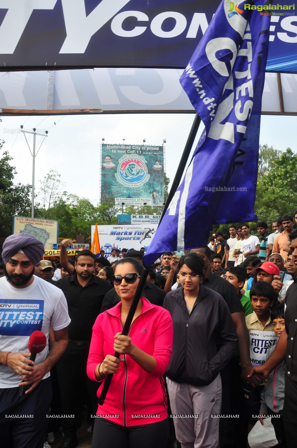 Sania Mirza participates at NDTV-Nirmal Walk for Fitness