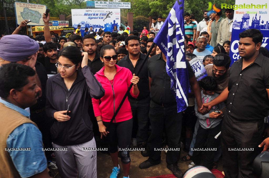 Sania Mirza participates at NDTV-Nirmal Walk for Fitness