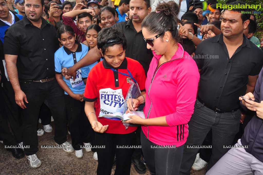 Sania Mirza participates at NDTV-Nirmal Walk for Fitness