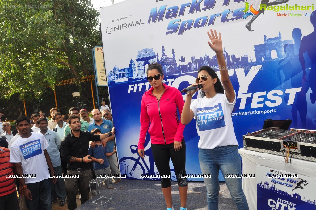 Sania Mirza participates at NDTV-Nirmal Walk for Fitness