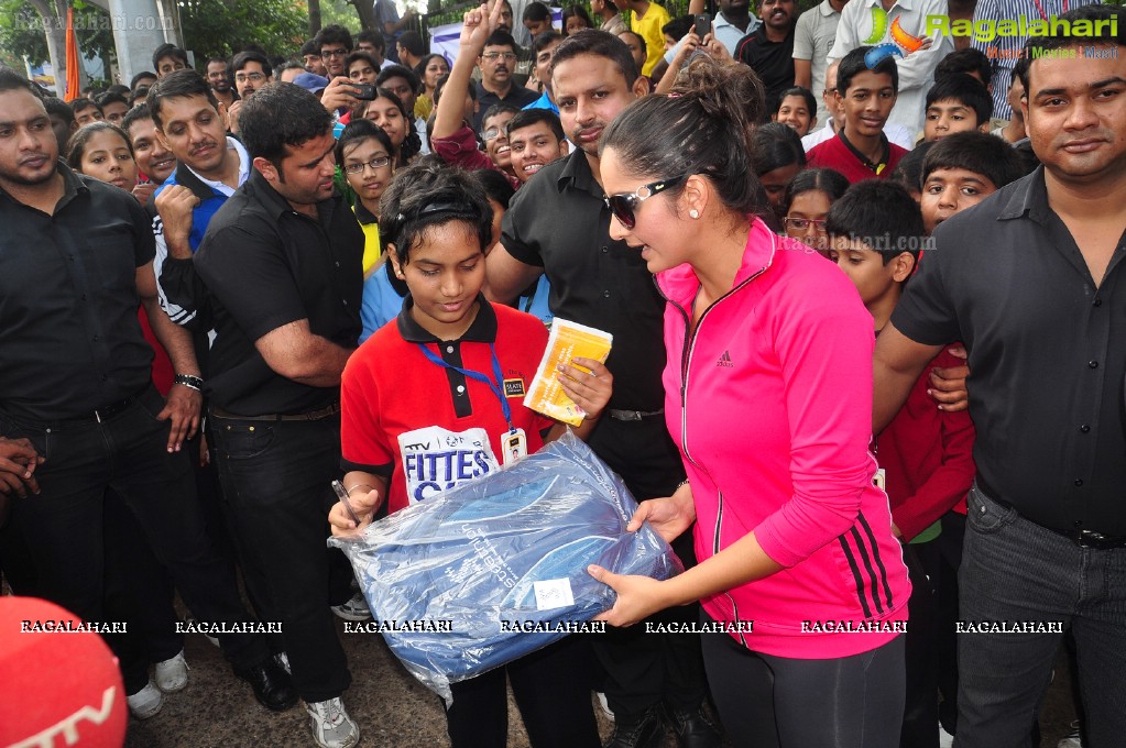 Sania Mirza participates at NDTV-Nirmal Walk for Fitness