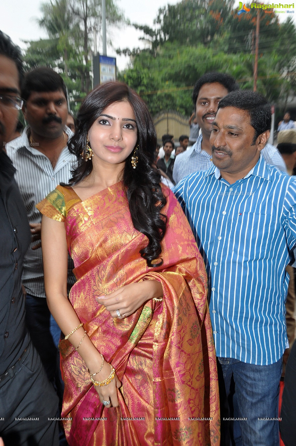 Samantha Launches Chettinad's Showroom, Hyderabad