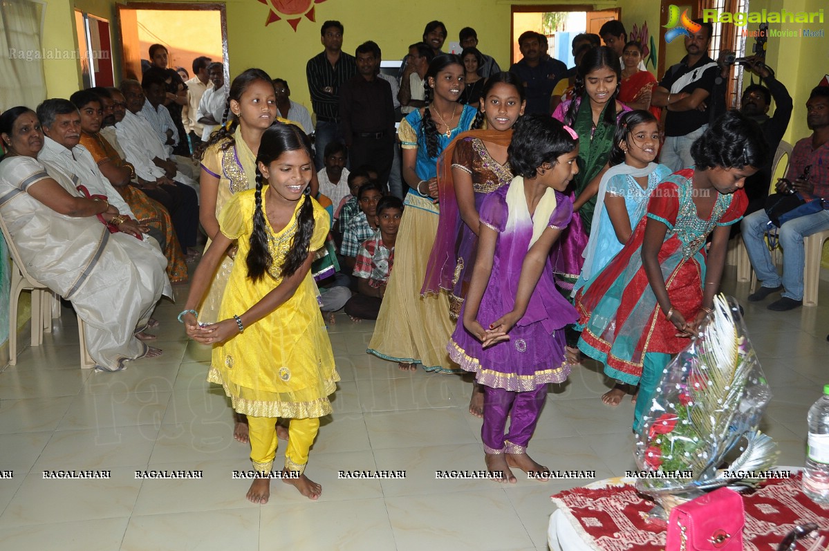 Red FM's Spread A Smile - Diwali Activity