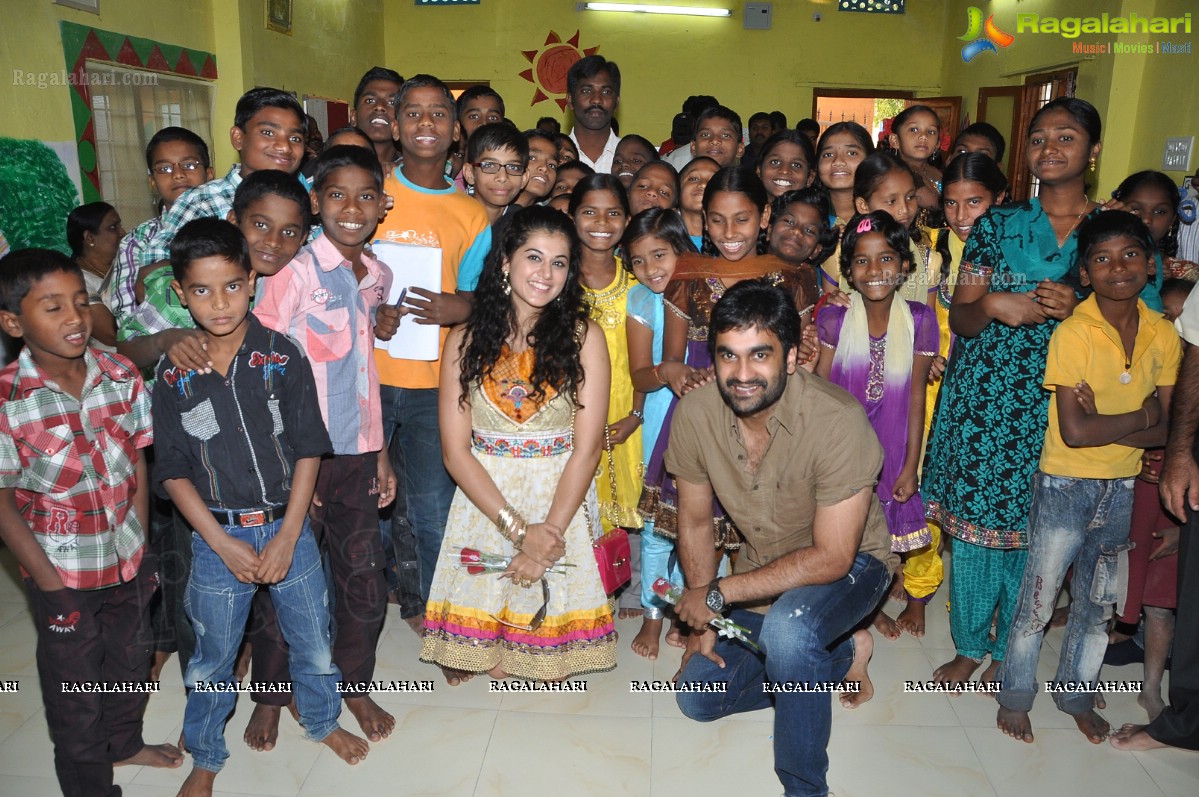 Red FM's Spread A Smile - Diwali Activity