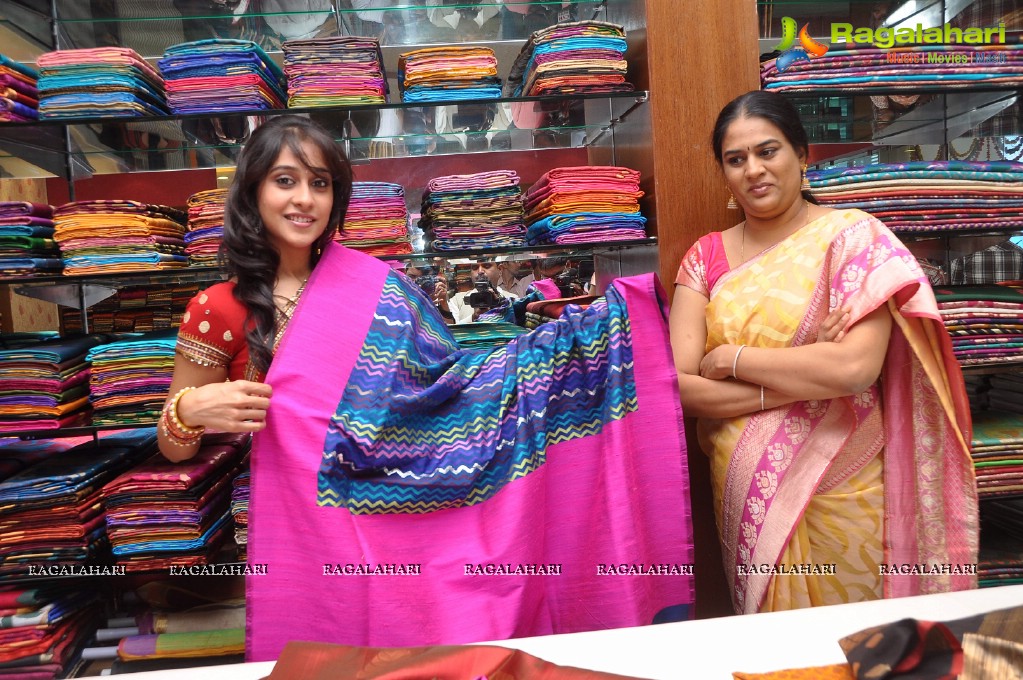 Regina launches Sreeja Fashions Karthika Masam South Silk Festival, Hyderabad