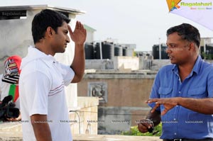 Yeto Vellipoyindi Manasu Shooting Stills