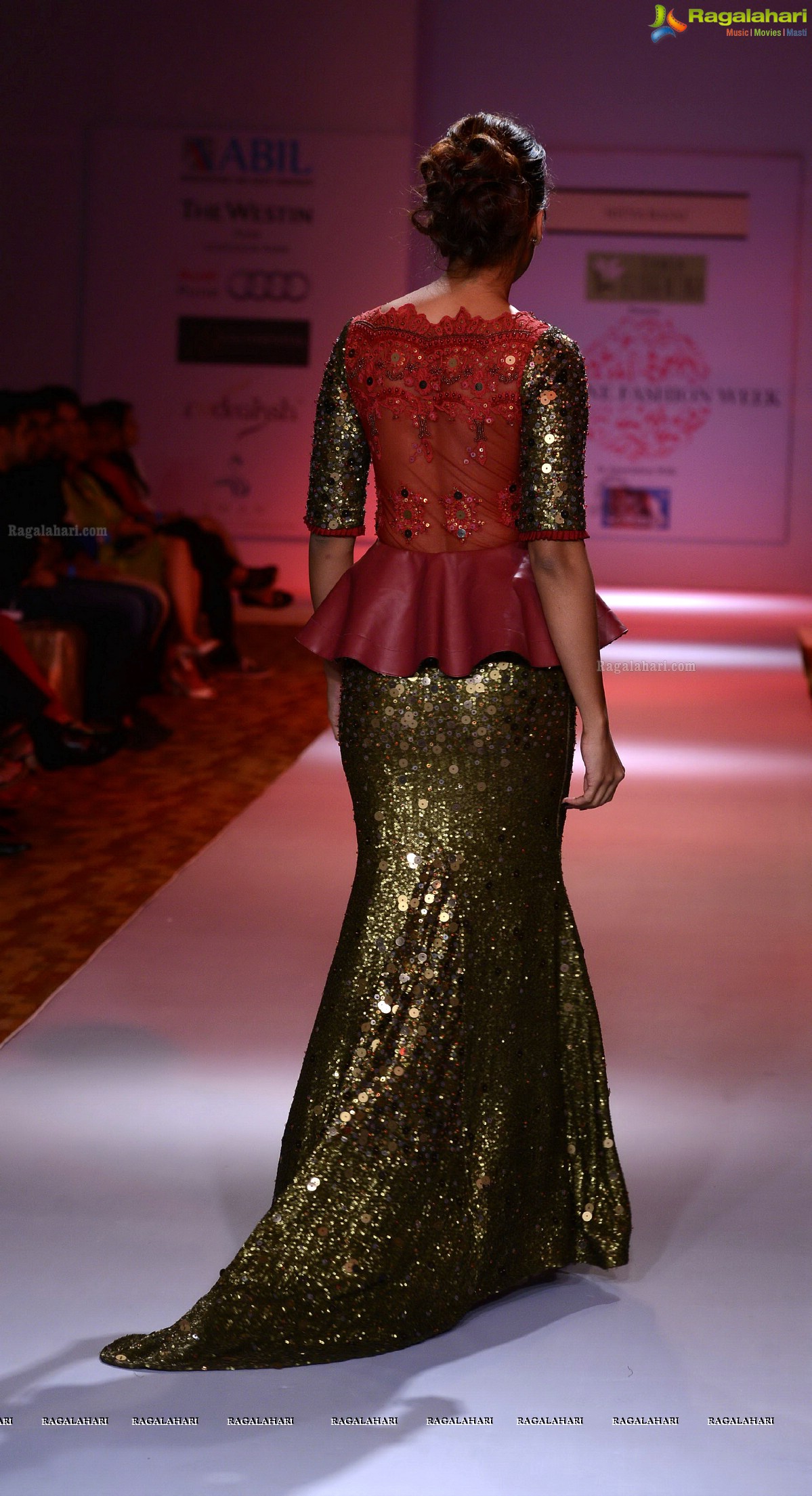 Mugdha Godse walked the ramp for Designer Nitya Bajaj at 'Pune Fashion Week 2013'