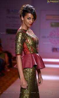 Nithya Bajaj Showstopper Mugdha Godse