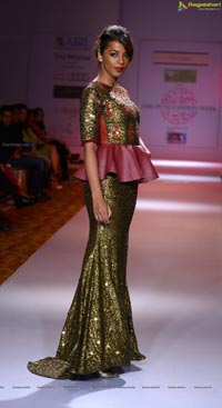 Nithya Bajaj Showstopper Mugdha Godse