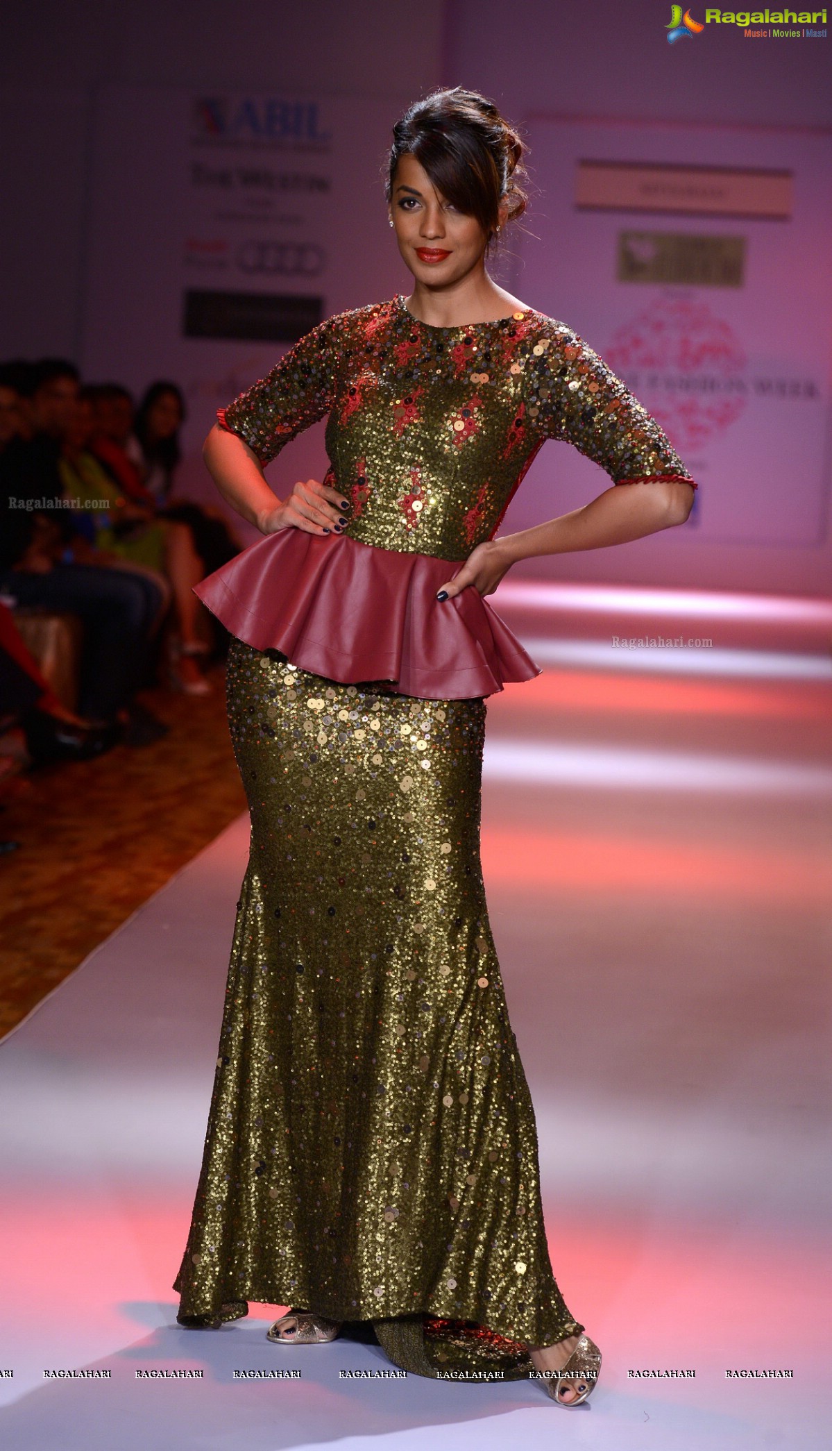 Mugdha Godse walked the ramp for Designer Nitya Bajaj at 'Pune Fashion Week 2013'