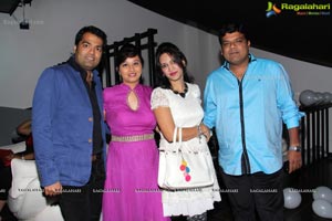 Alok-Anshum 7th Wedding Anniversary