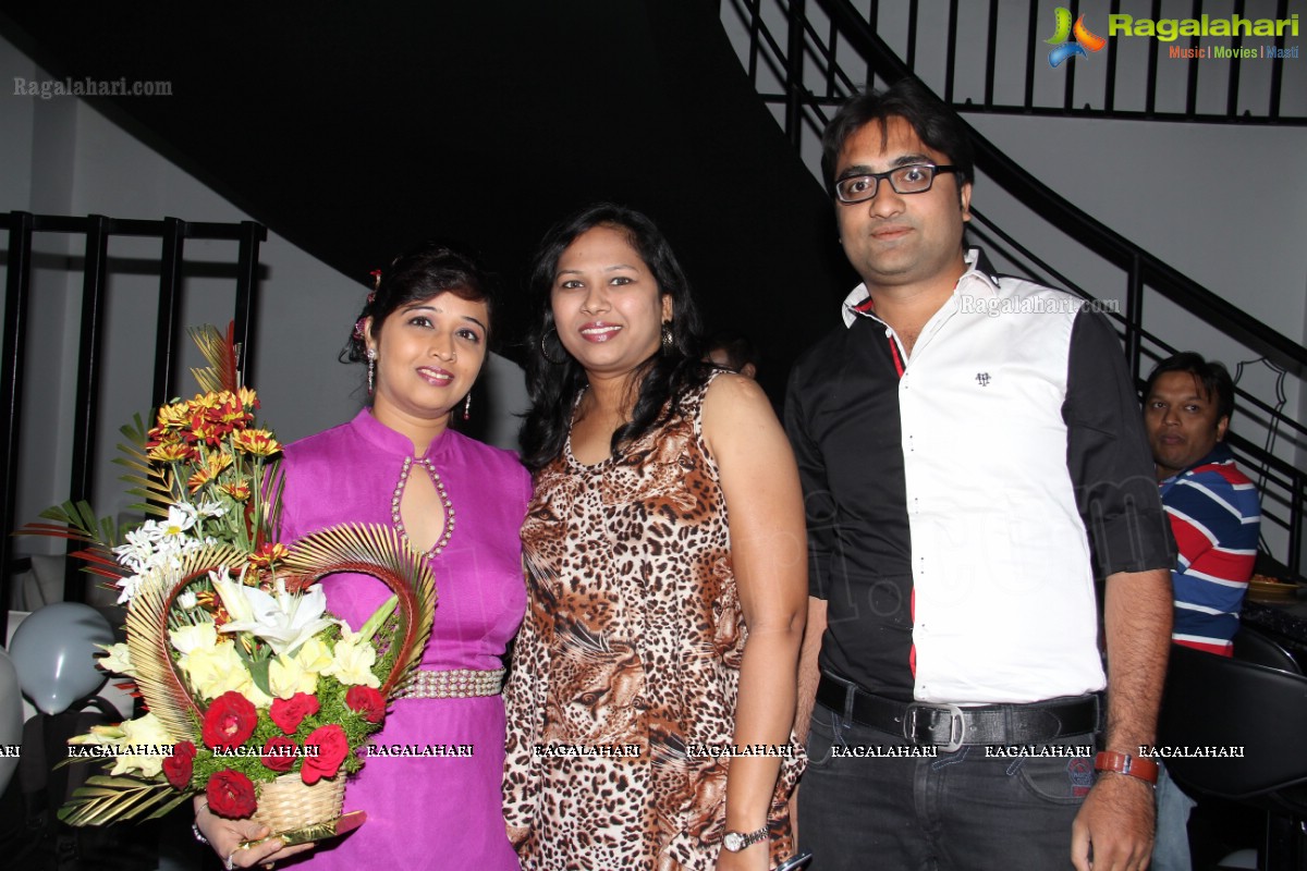 Alok n Anshum's 7th Wedding Anniversary at Bottles N Chimney, Hyderabad