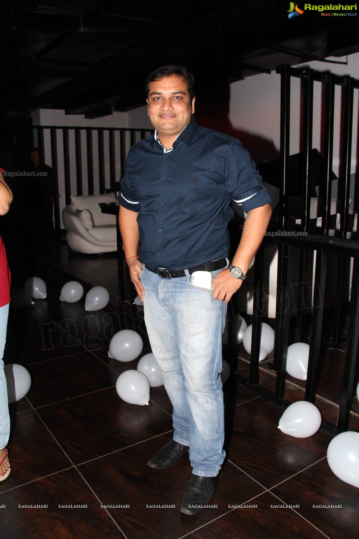 Alok n Anshum's 7th Wedding Anniversary at Bottles N Chimney, Hyderabad