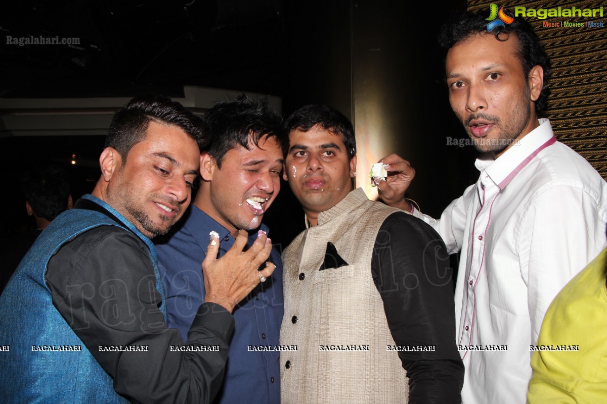 Arshad and Vikram Birthday Bash 2013 at Kismet Pub, Hyderabad