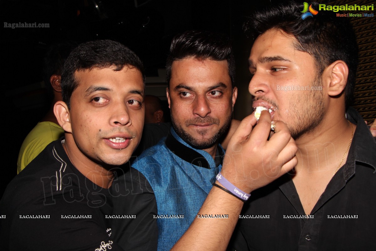 Arshad and Vikram Birthday Bash 2013 at Kismet Pub, Hyderabad