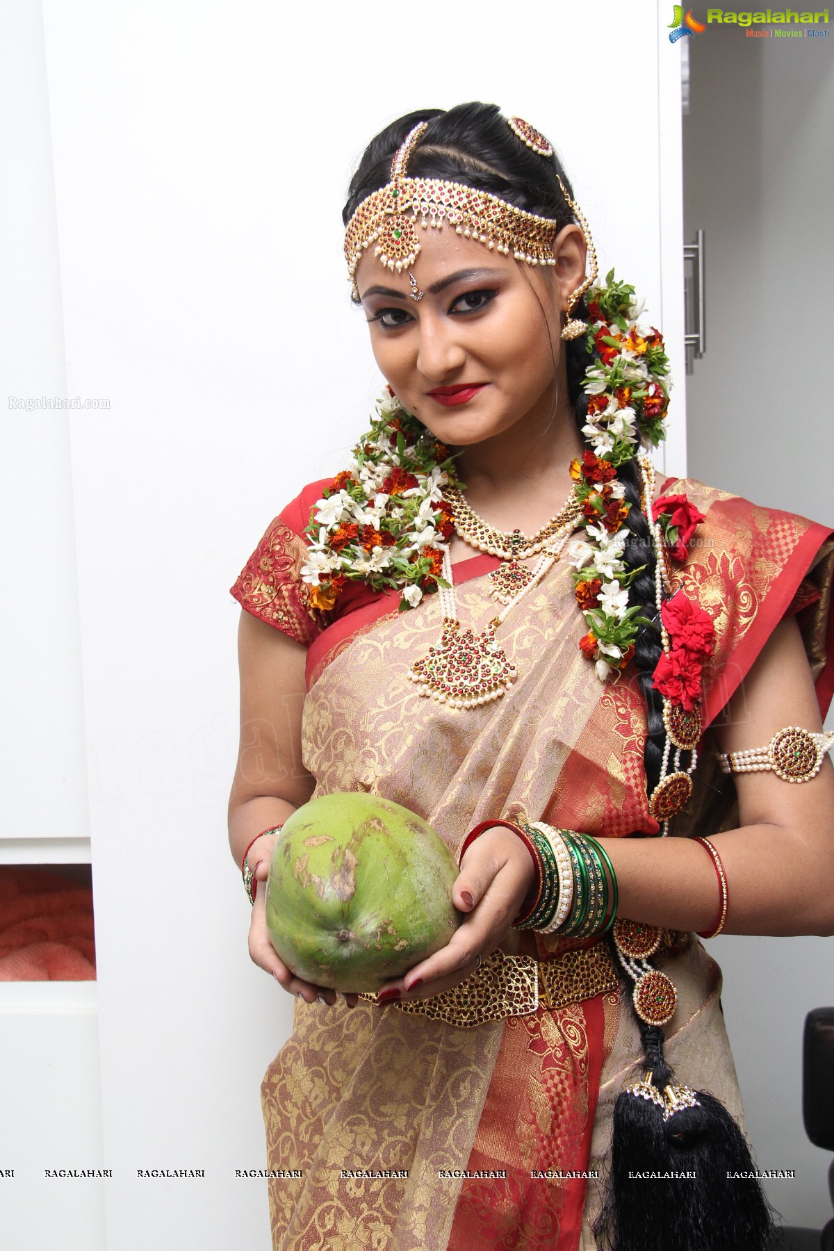 Bridal Make-up to the women of Hyderabad at Lakme, Somajiguda