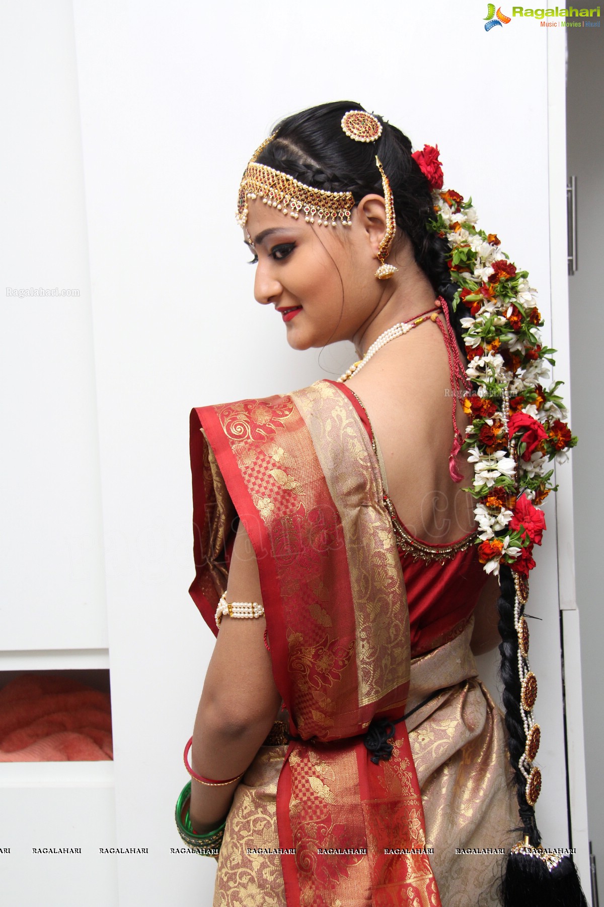 Bridal Make-up to the women of Hyderabad at Lakme, Somajiguda