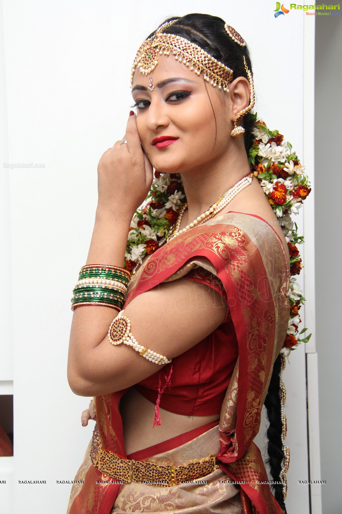 Bridal Make-up to the women of Hyderabad at Lakme, Somajiguda