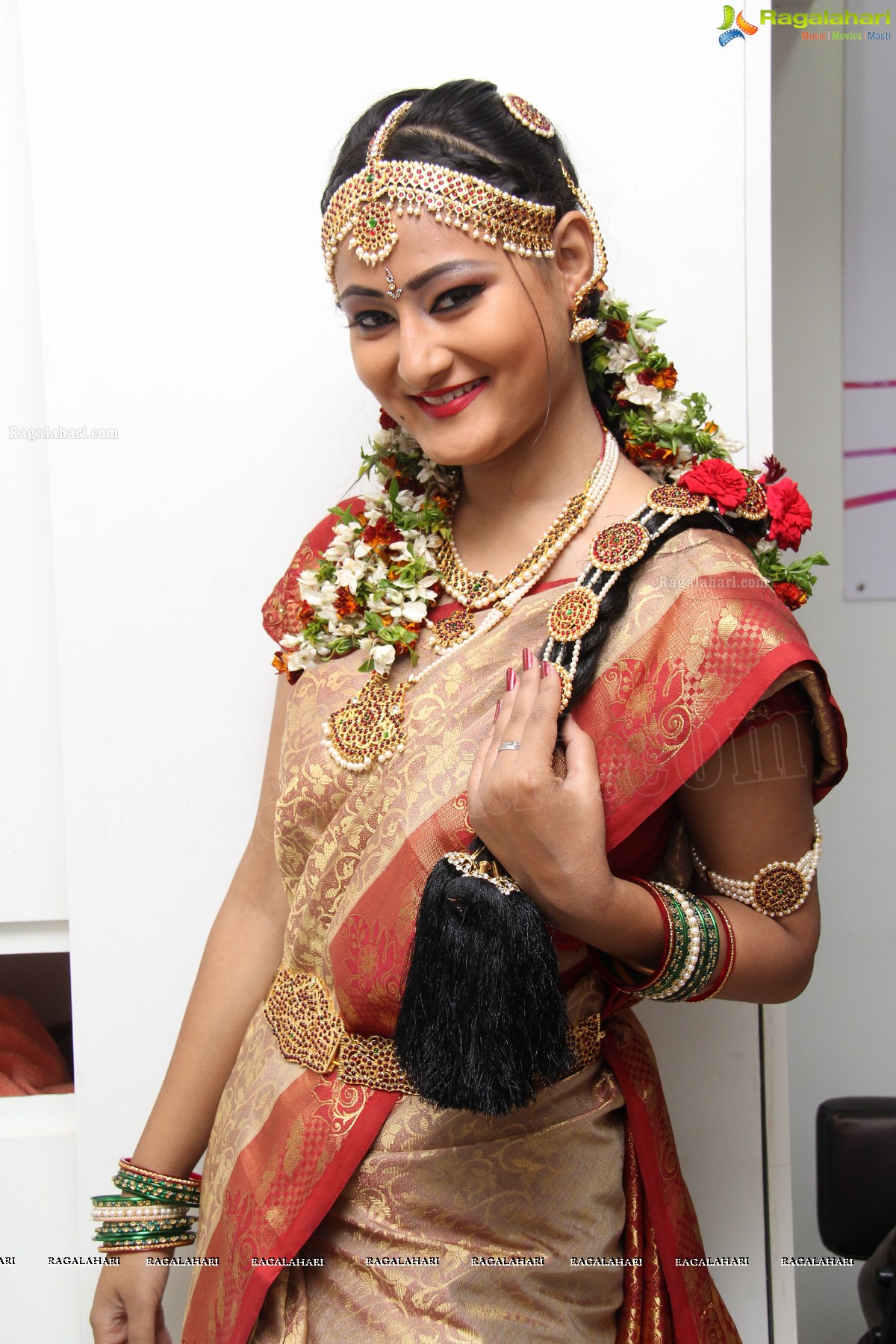 Bridal Make-up to the women of Hyderabad at Lakme, Somajiguda