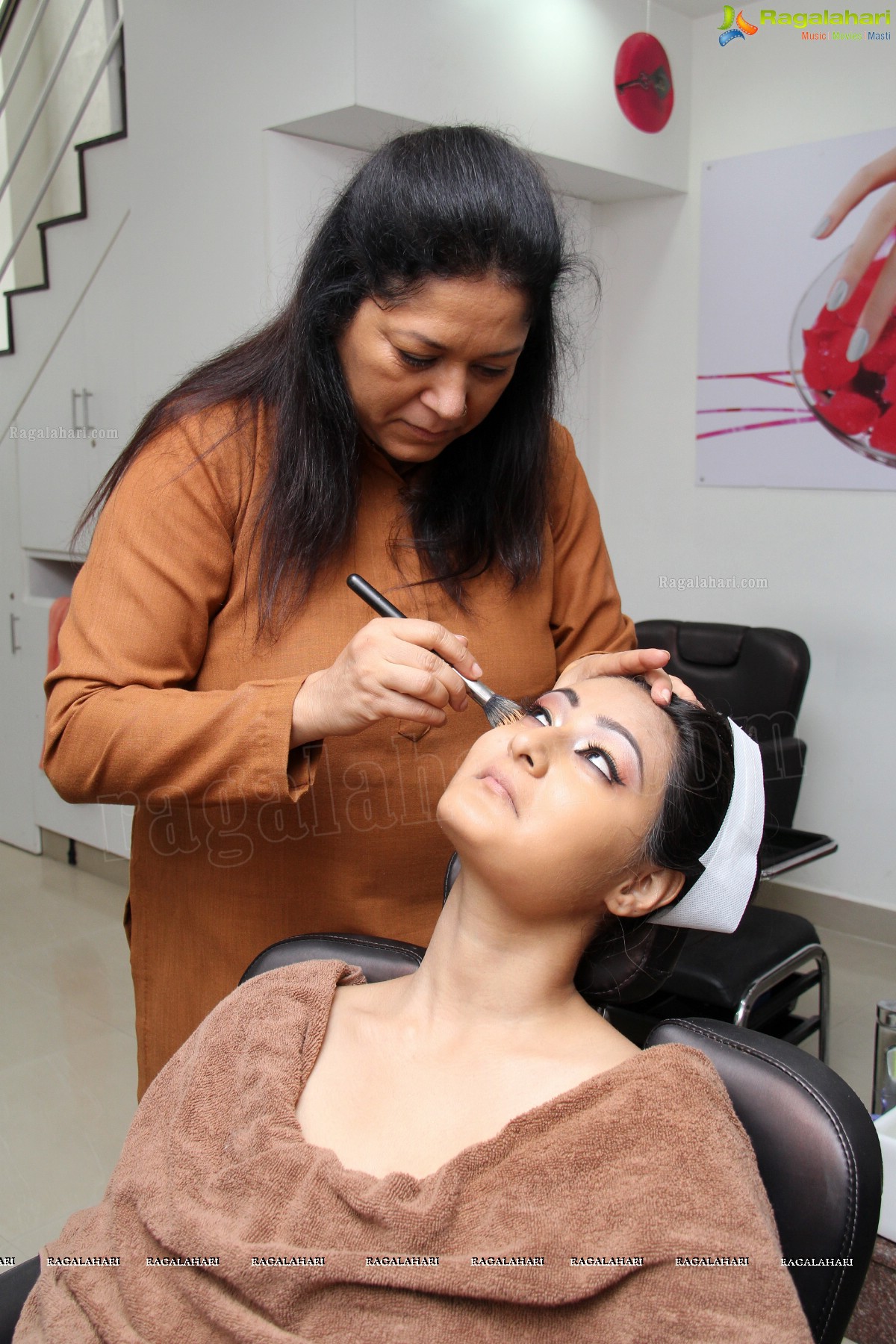 Bridal Make-up to the women of Hyderabad at Lakme, Somajiguda