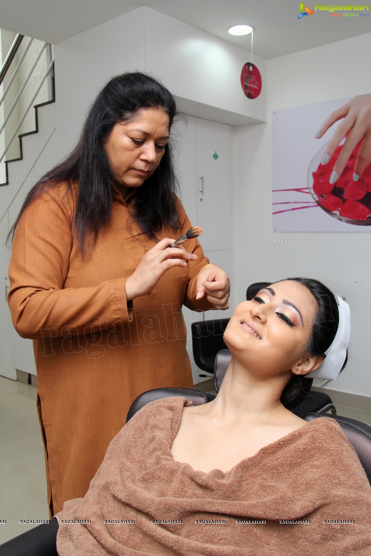 Bridal Make-up to the women of Hyderabad at Lakme, Somajiguda