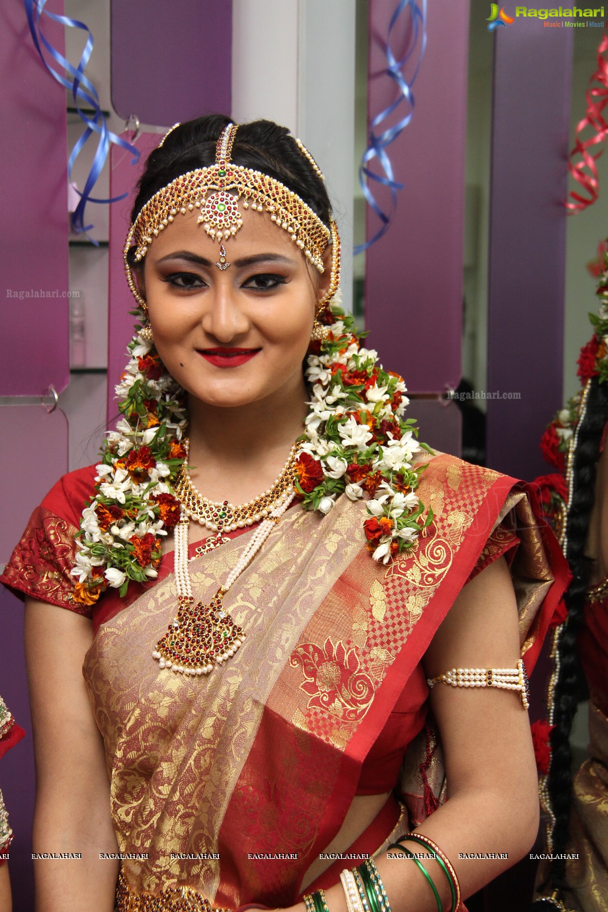 Bridal Make-up to the women of Hyderabad at Lakme, Somajiguda