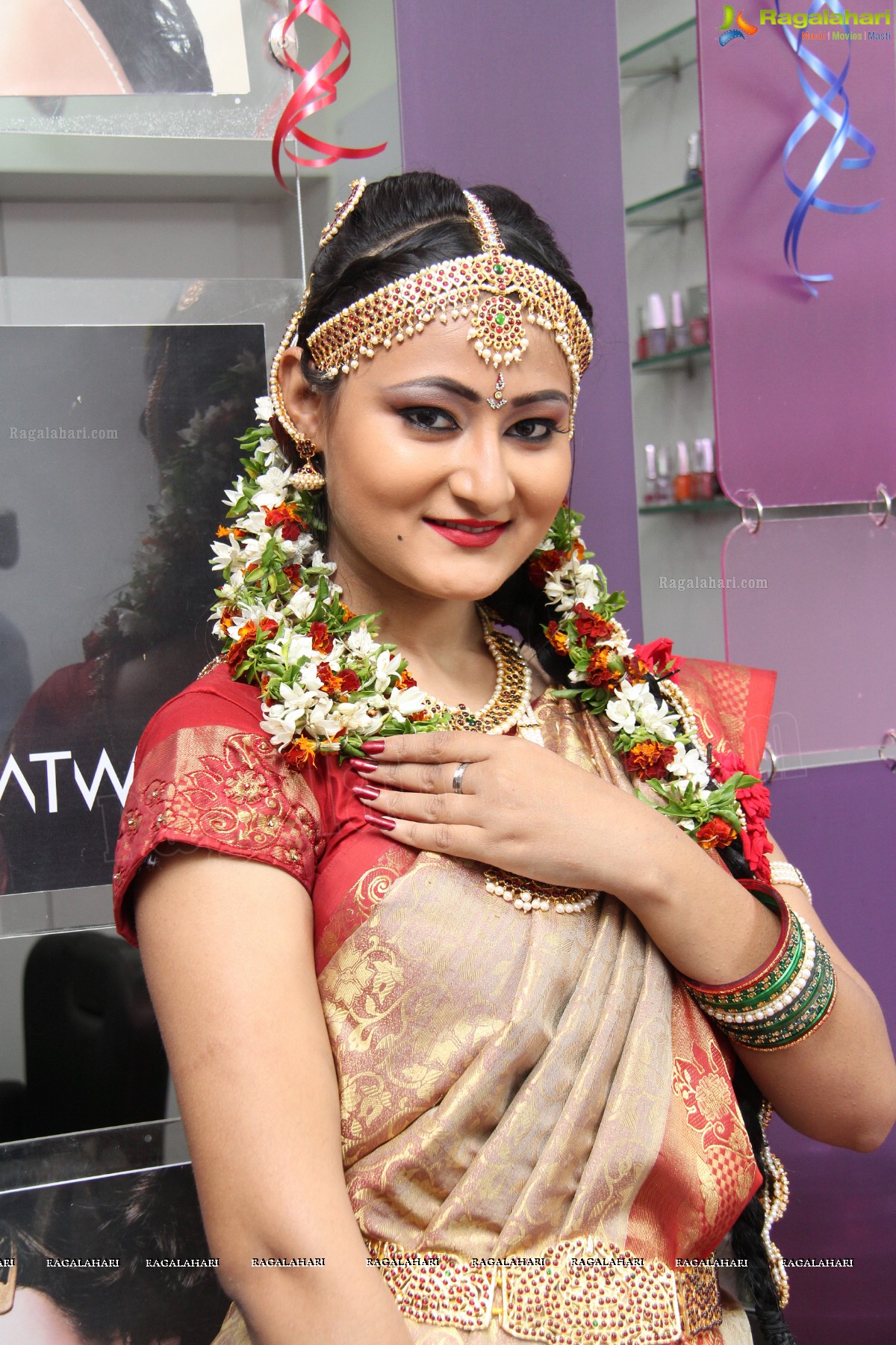 Bridal Make-up to the women of Hyderabad at Lakme, Somajiguda