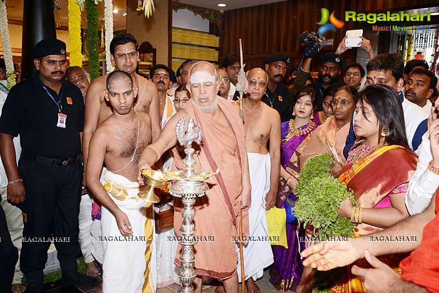 Kancheepuram Varamahalakshmi Stores Launch, Vijayawada