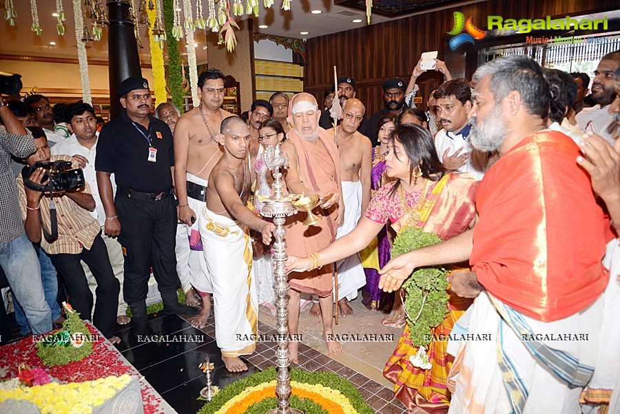 Kancheepuram Varamahalakshmi Stores Launch, Vijayawada