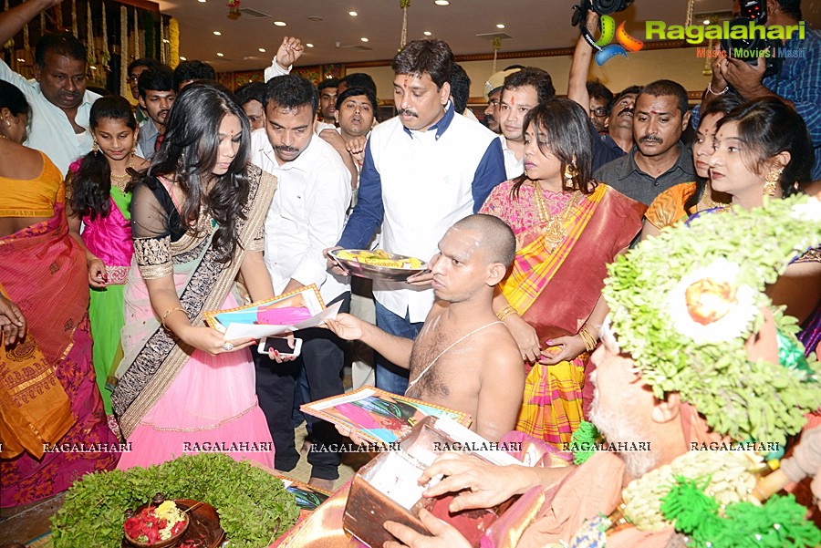 Kancheepuram Varamahalakshmi Stores Launch, Vijayawada