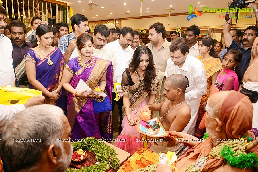 Kancheepuram Varamahalakshmi Stores Launch, Vijayawada