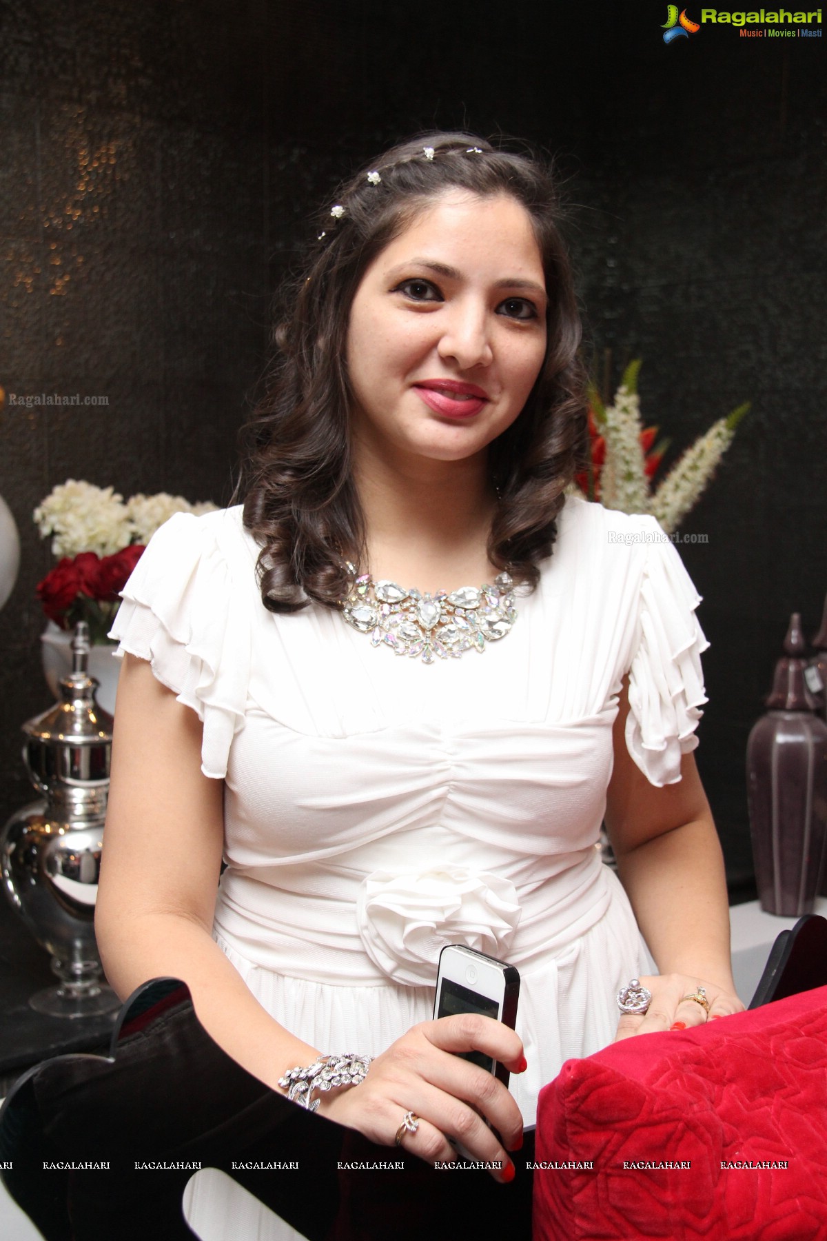 Manisha Kapoor Presents Pink Titles at Address Home, Hyderabad