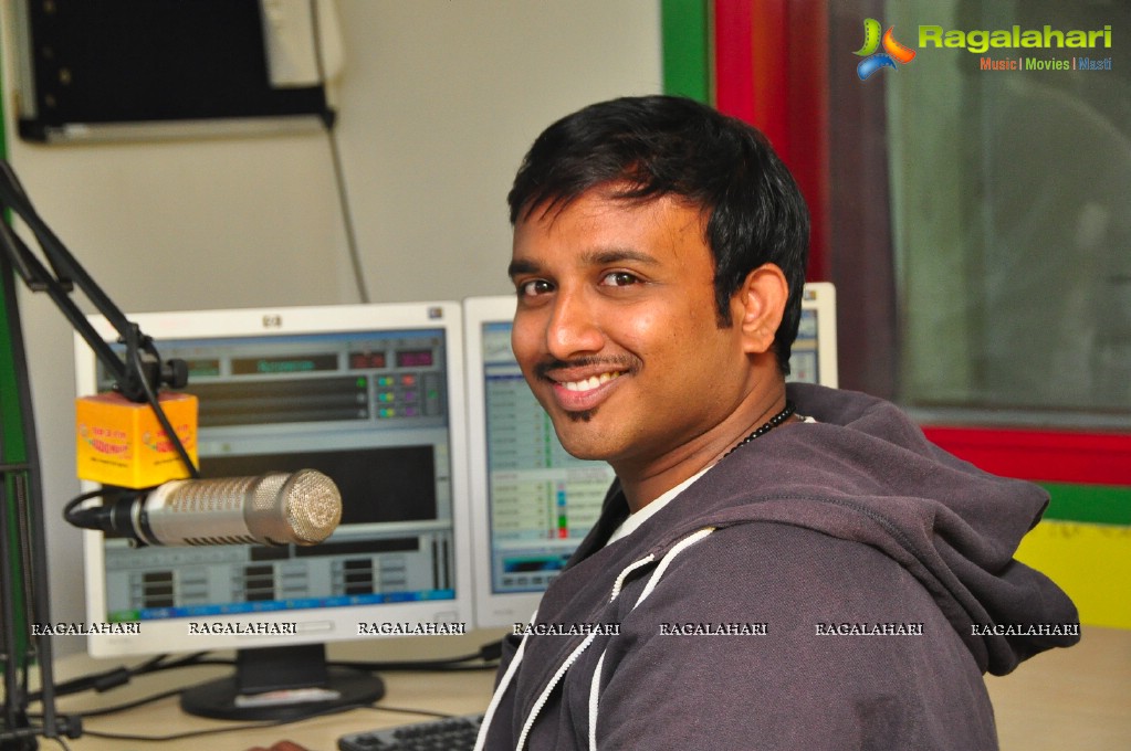 Vishal Krishna at Radio Mirchi