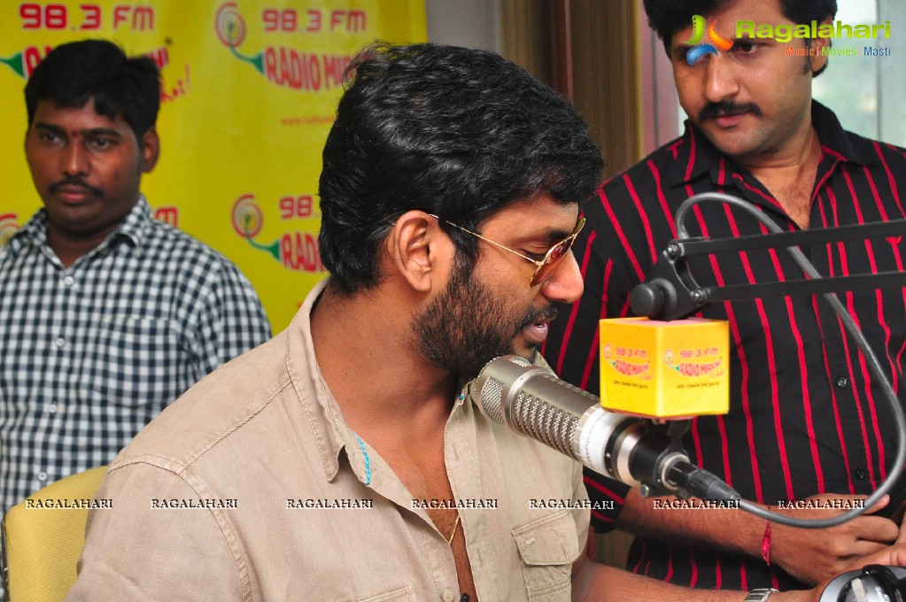 Vishal Krishna at Radio Mirchi